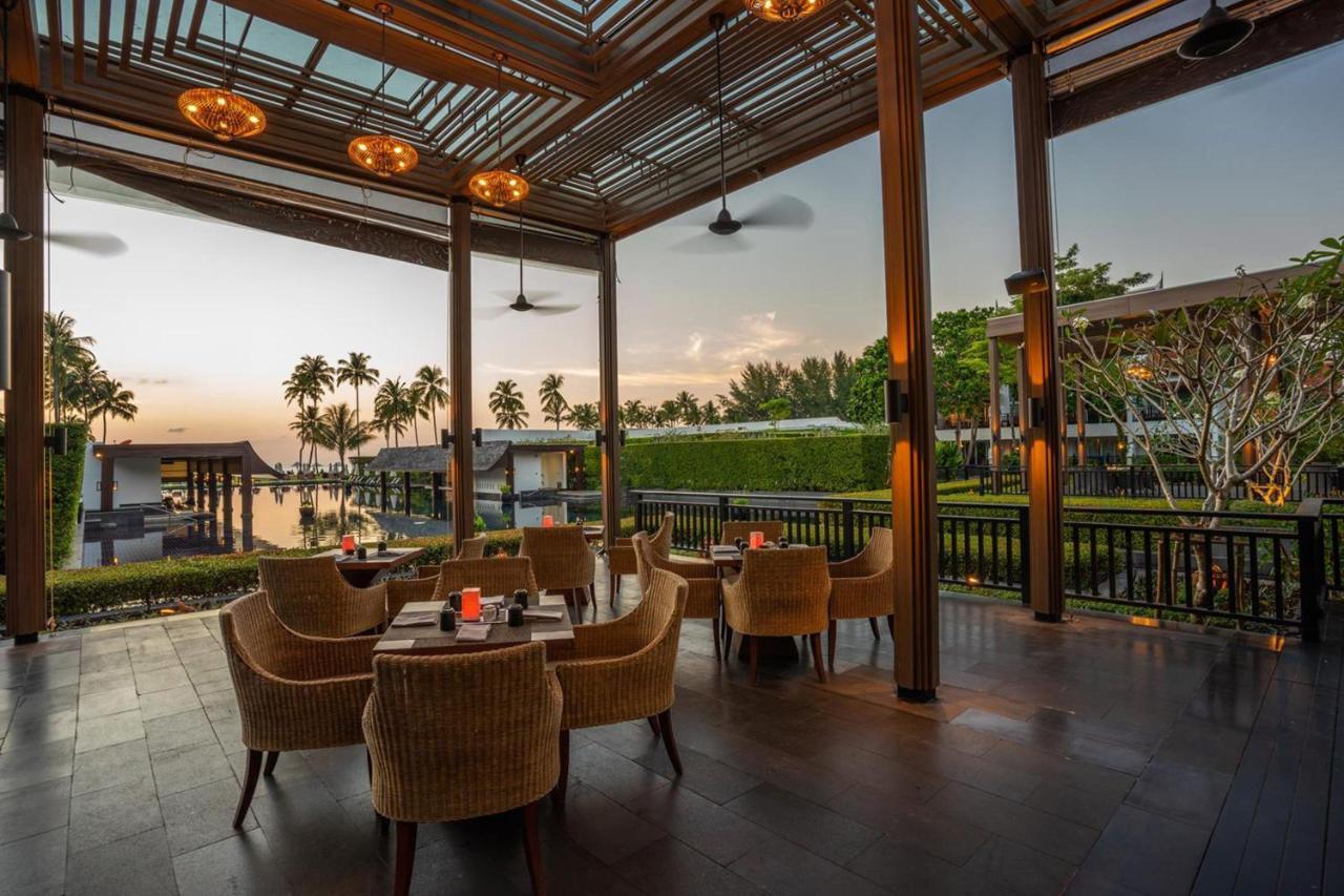 Jw Marriott Khao Lak Resort And Spa Bagian luar foto The Deck