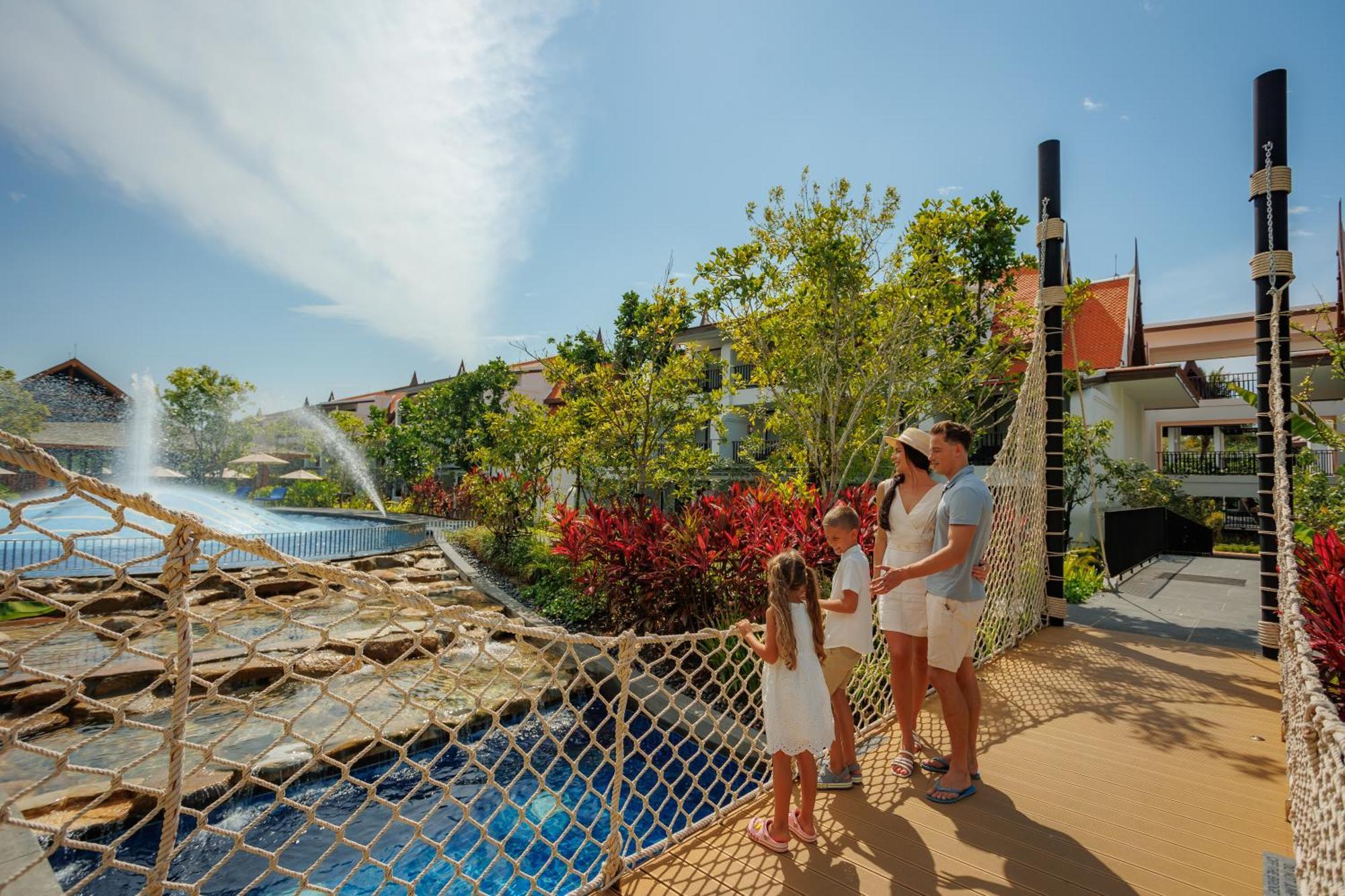 Jw Marriott Khao Lak Resort And Spa Bagian luar foto The Village