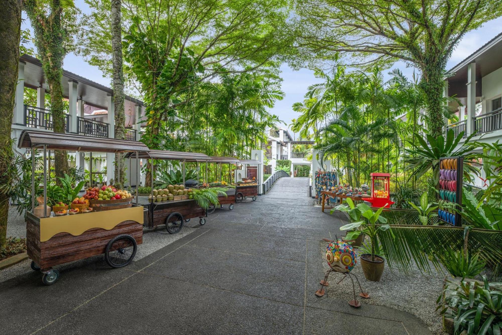 Jw Marriott Khao Lak Resort And Spa Bagian luar foto The Village